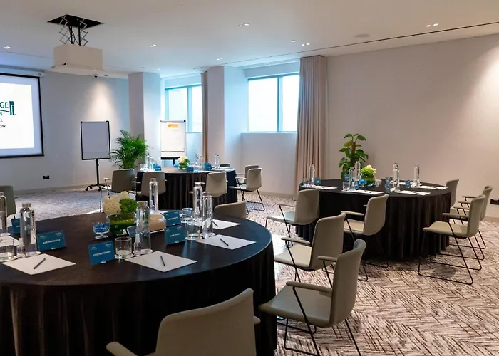 Staybridge Suites Dubai Internet City By Ihg