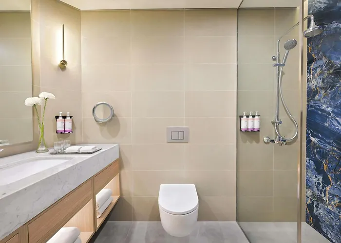 Moevenpick Grand Al Bustan